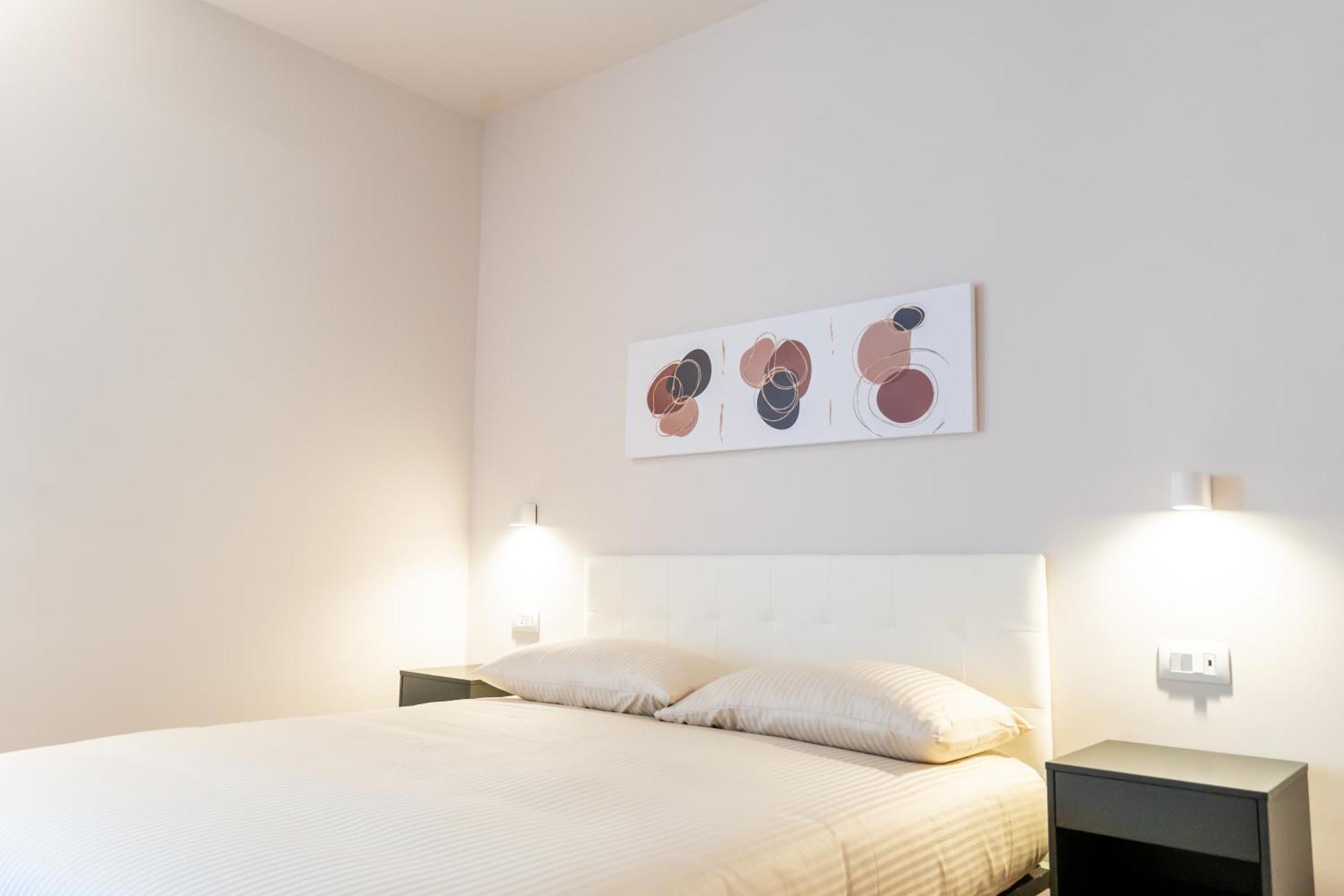 Palmanova Suites Милан Экстерьер фото